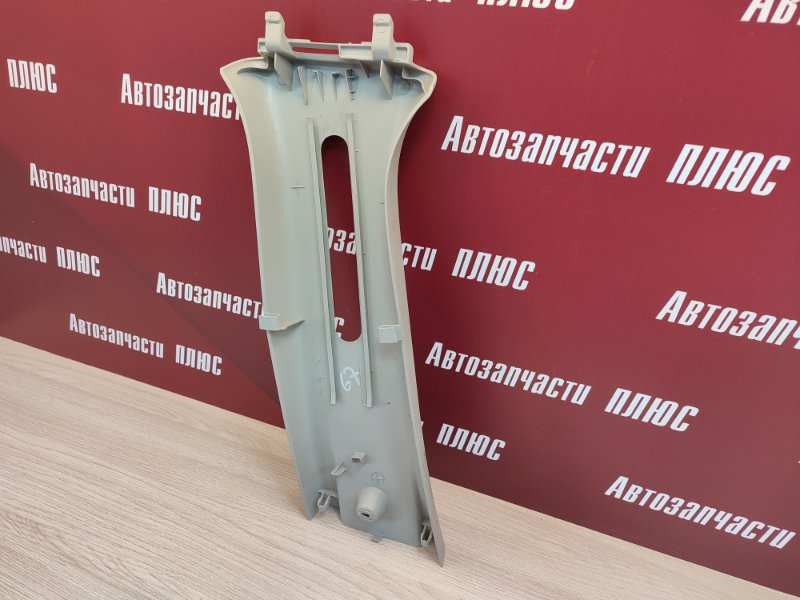 Обшивка средней стойки