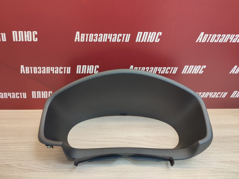 Козырек щитка приборов