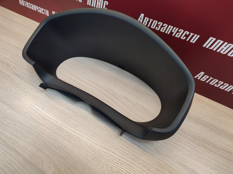 Козырек щитка приборов