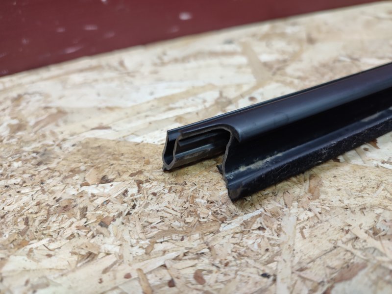 Уплотнитель стекла двери внутренний