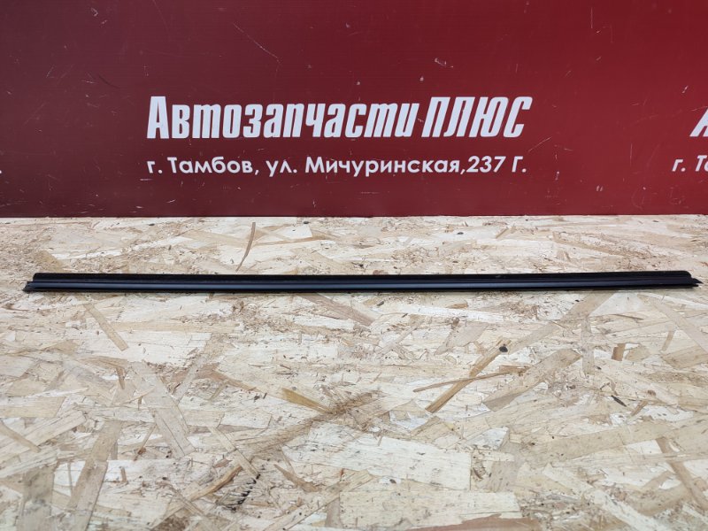 Уплотнитель стекла двери внешний
