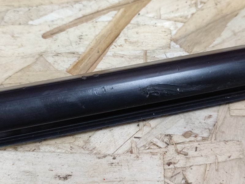 Уплотнитель стекла двери внешний