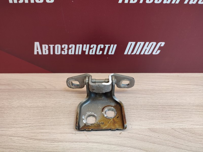 Петля двери