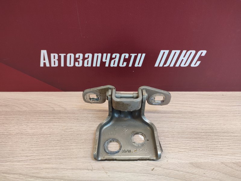 Петля двери