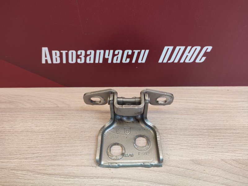 Петля двери