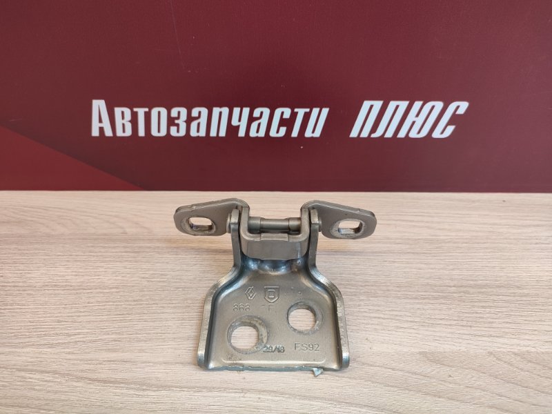 Петля двери