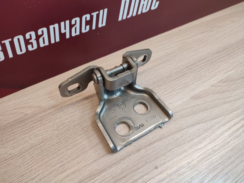 Петля двери