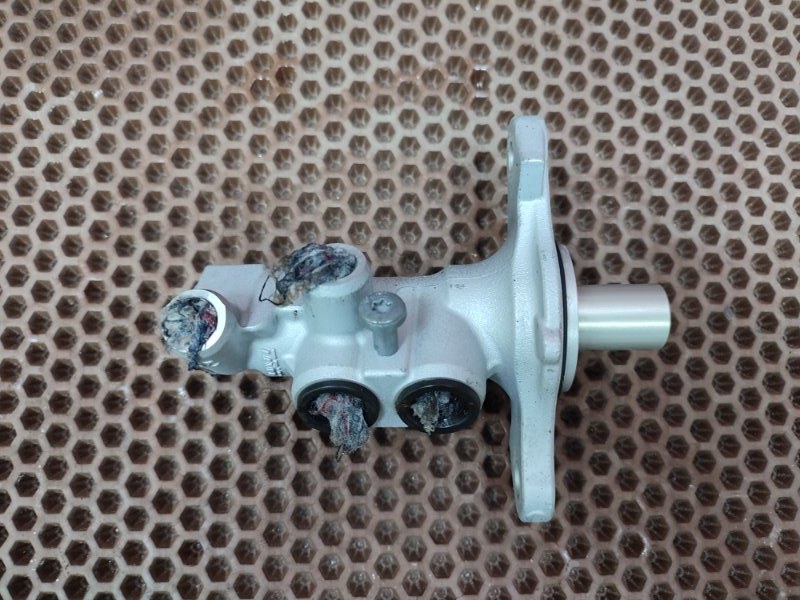 Главный тормозной цилиндр