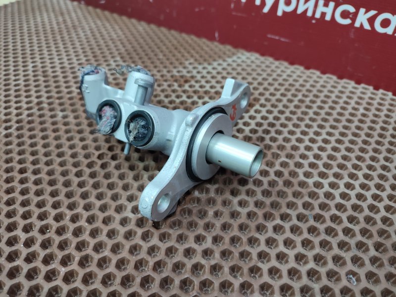 Главный тормозной цилиндр