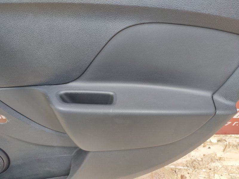 Обшивка боковой двери