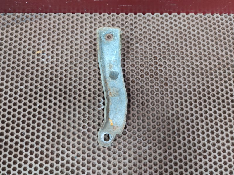 Кронштейн впускного коллектора