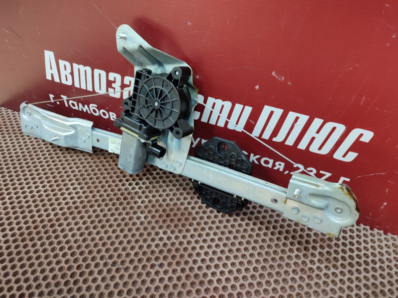 Стеклоподъемник    двери