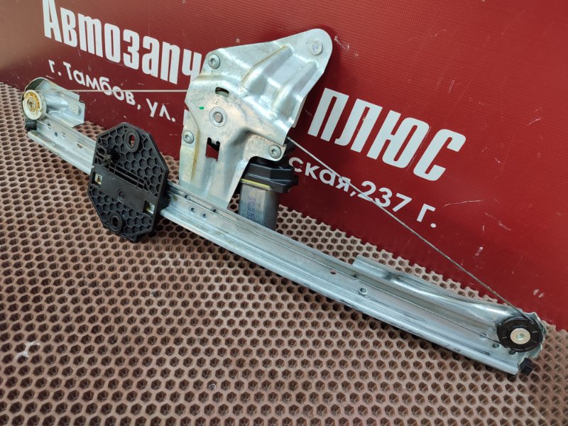 Стеклоподъемник    двери