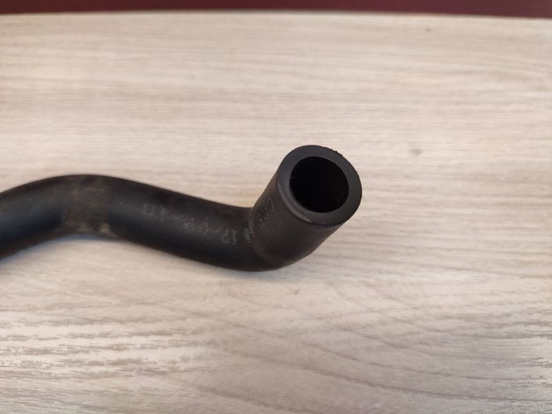 Трубка вентиляции картера