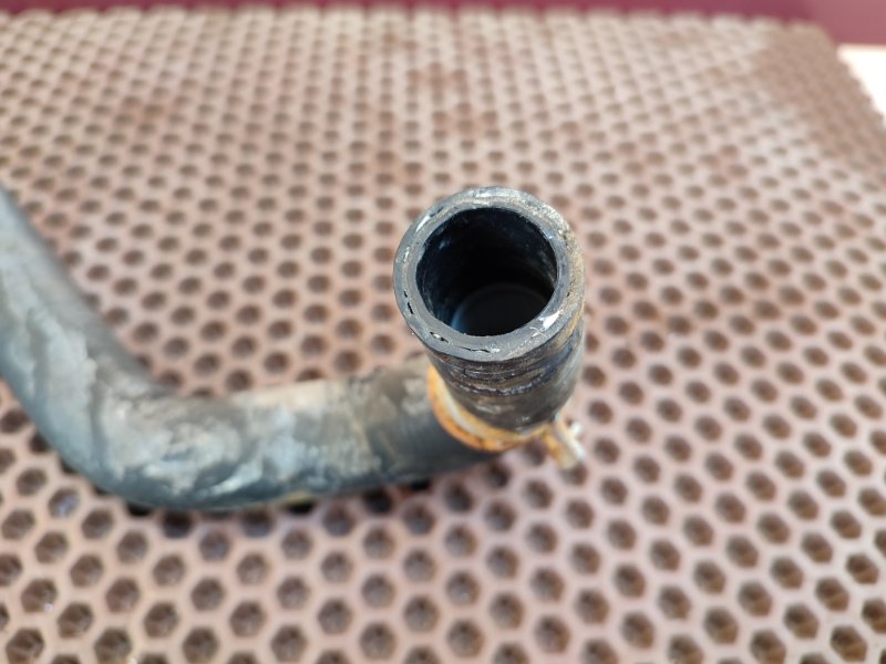 Патрубок отопителя