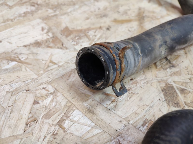 Патрубок радиатора