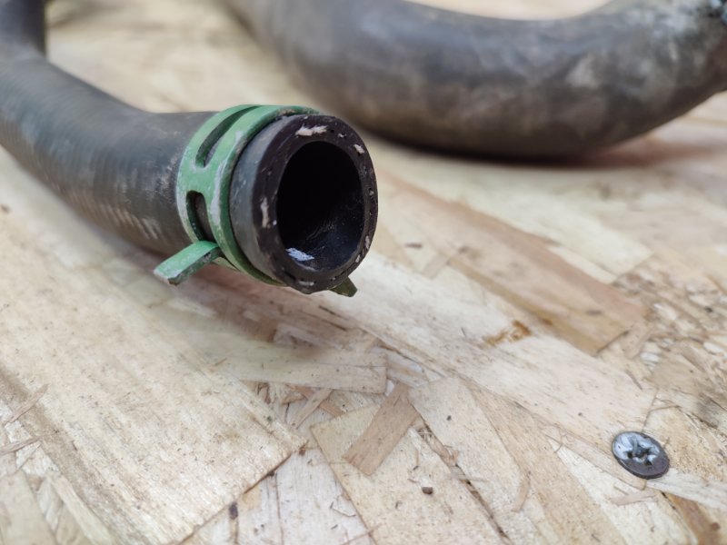 Патрубок радиатора