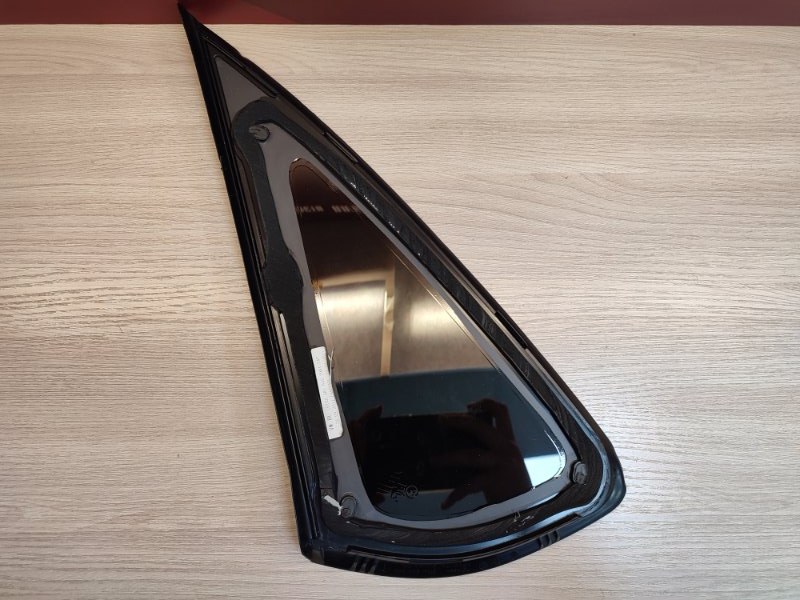 Форточка кузова