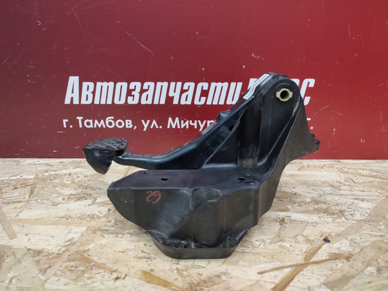 Педаль тормоза