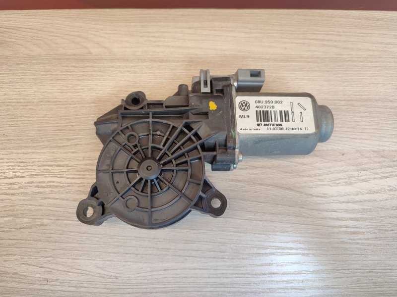 Мотор стеклоподъемника