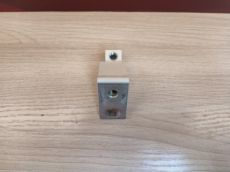 Петля двери