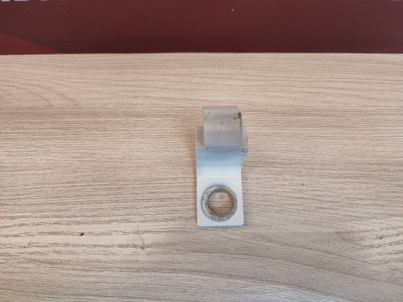 Петля двери