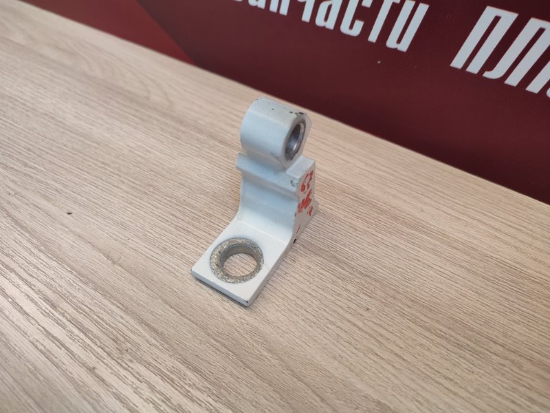 Петля двери