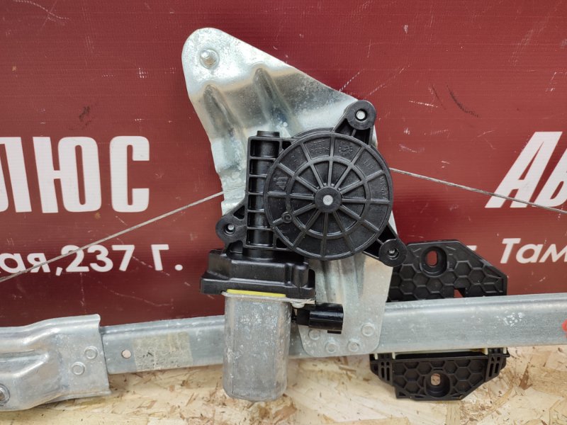 Стеклоподъемник    двери