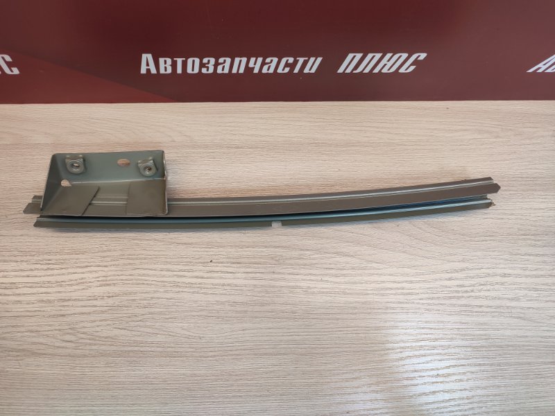 Направляющая стекла двери