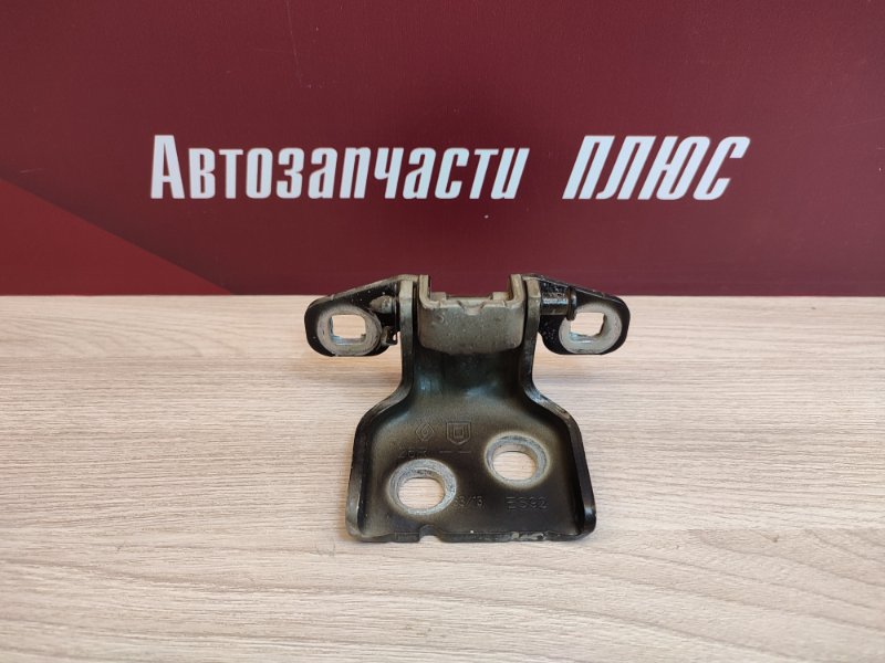 Петля двери