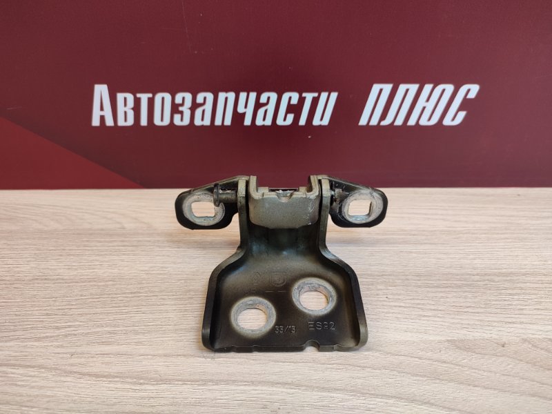 Петля двери