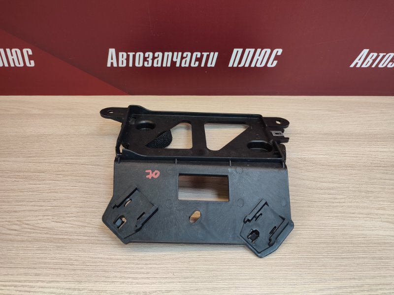 Кронштейн блока управления двигателем