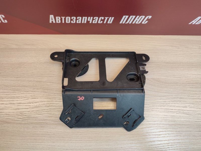 Кронштейн блока управления двигателем