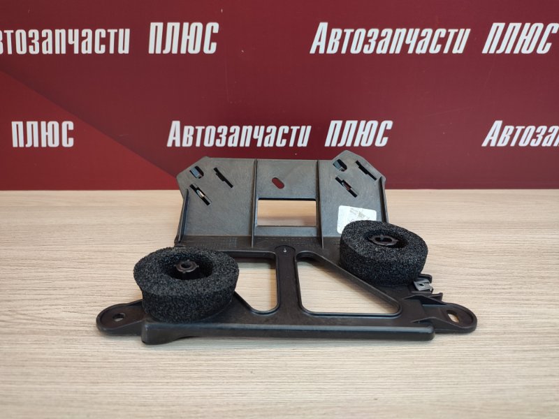 Кронштейн блока управления двигателем