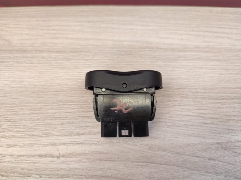 Кнопка стеклоподъемника