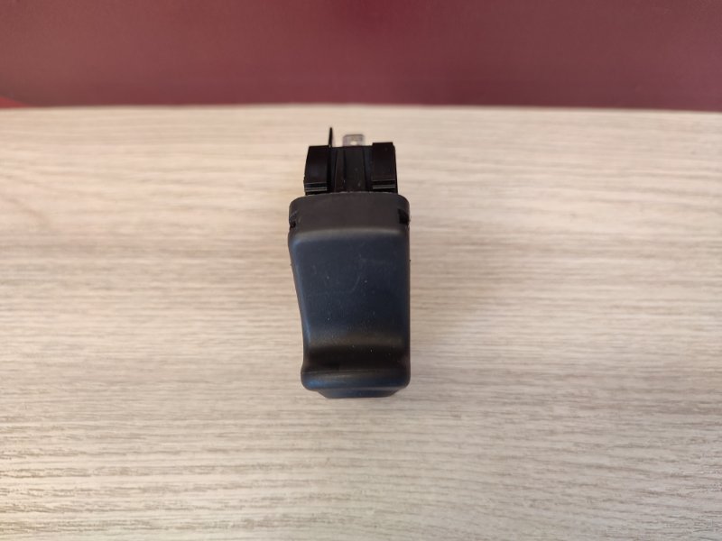 Кнопка стеклоподъемника