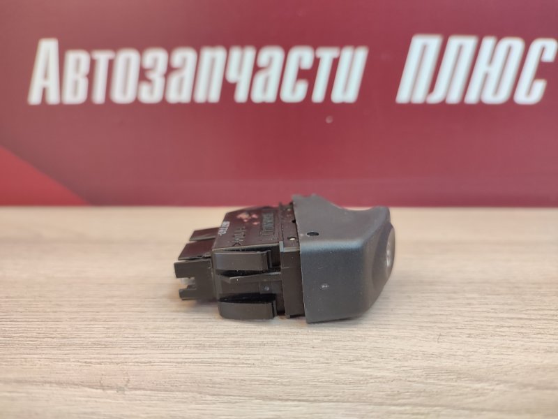 Кнопка стеклоподъемника