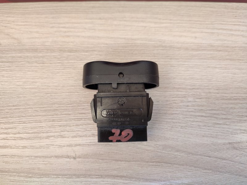 Кнопка блокировки дверей