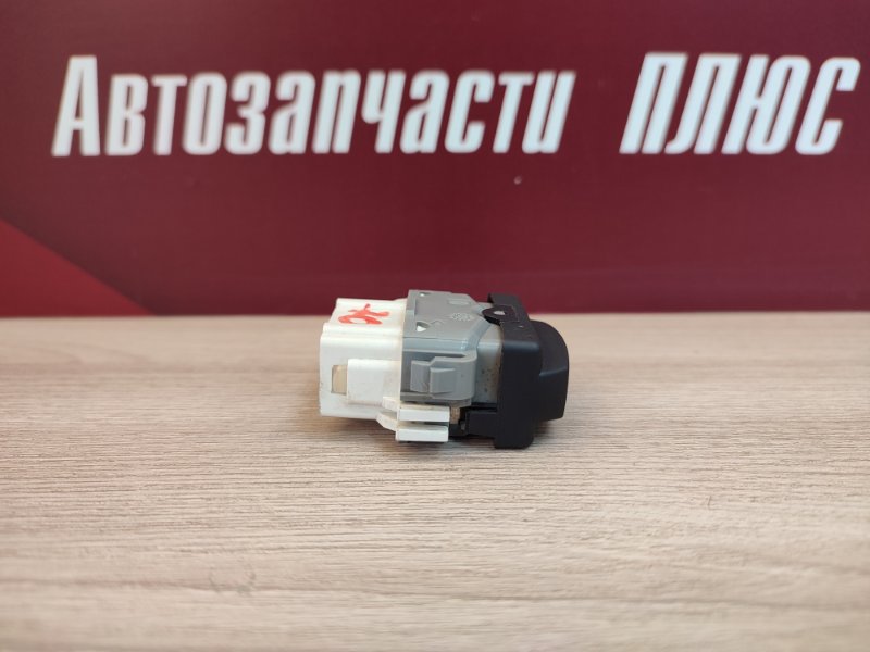 Кнопка блокировки стеклоподъемников