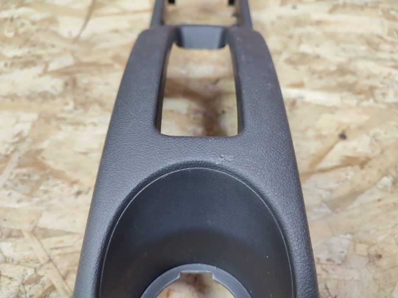 Консоль между сидений