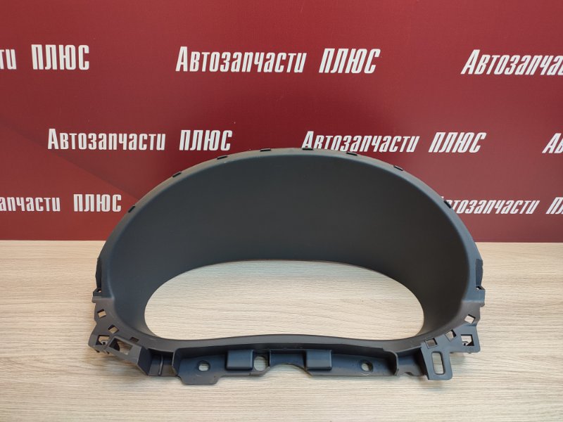 Козырек щитка приборов