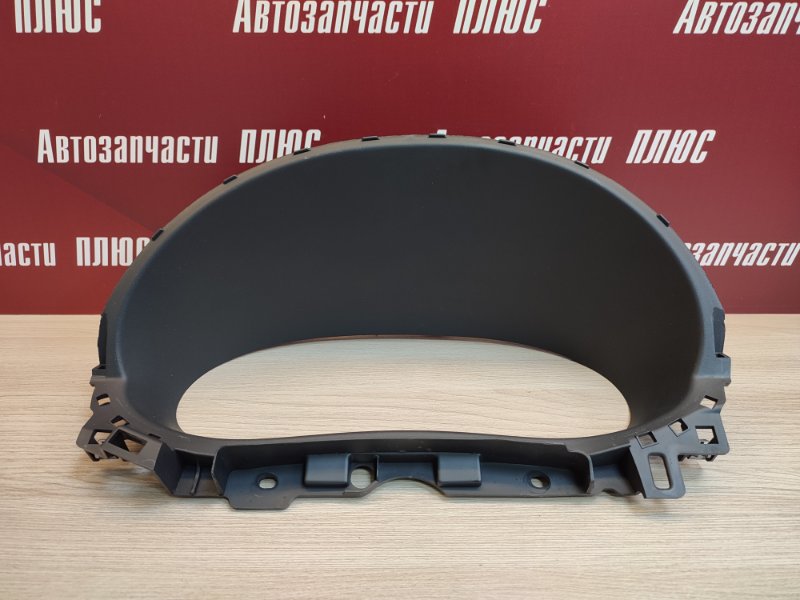 Козырек щитка приборов