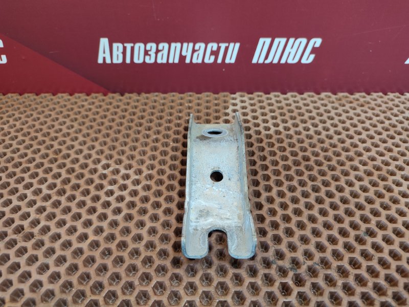 Кронштейн опоры кпп
