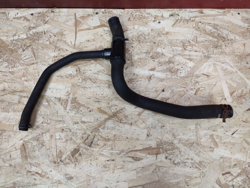 Патрубок радиатора