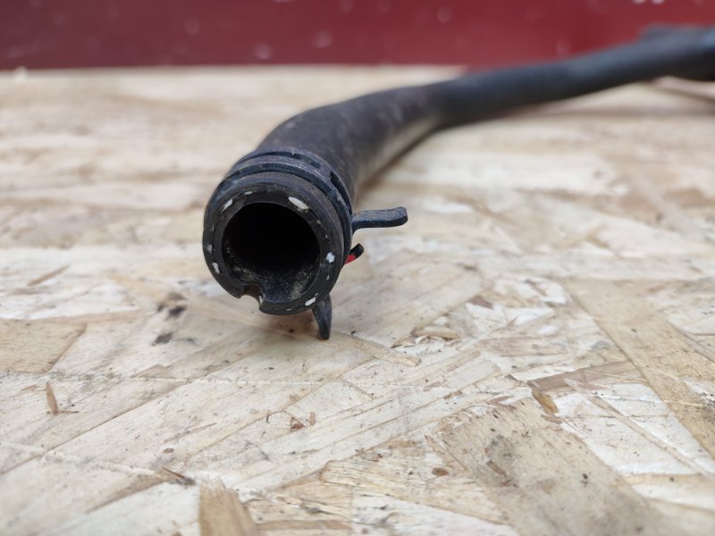 Патрубок радиатора