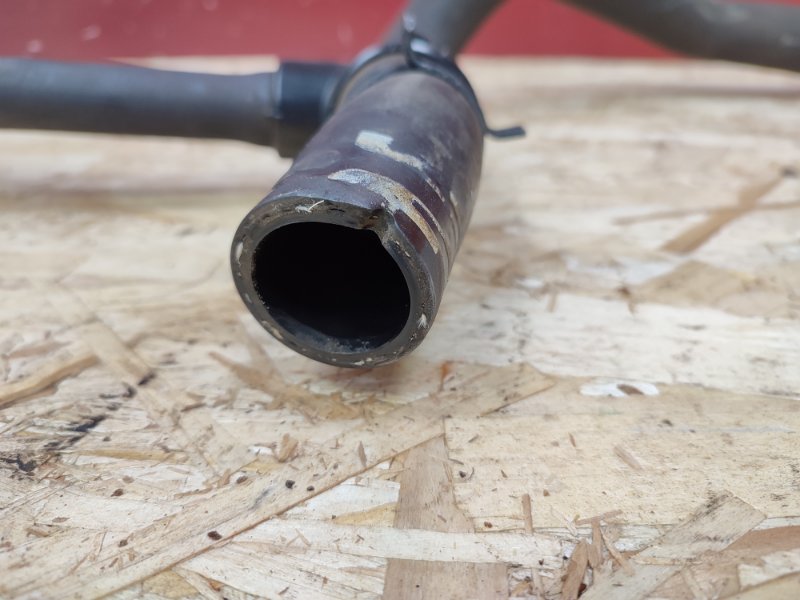 Патрубок радиатора