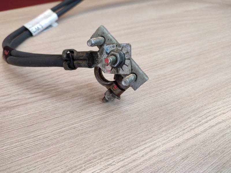 Клемма аккумулятора (минусовая)