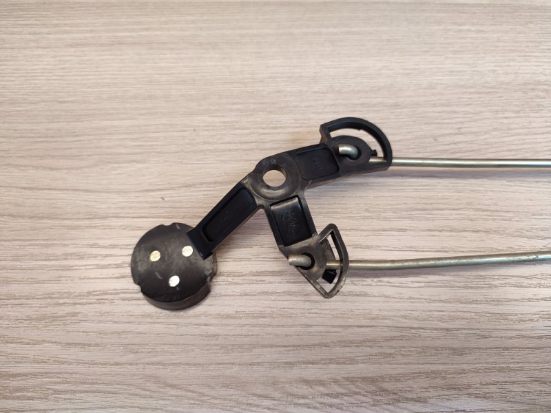 Тяга замка двери