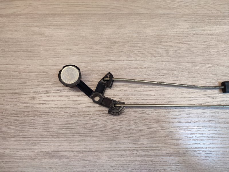 Тяга замка двери