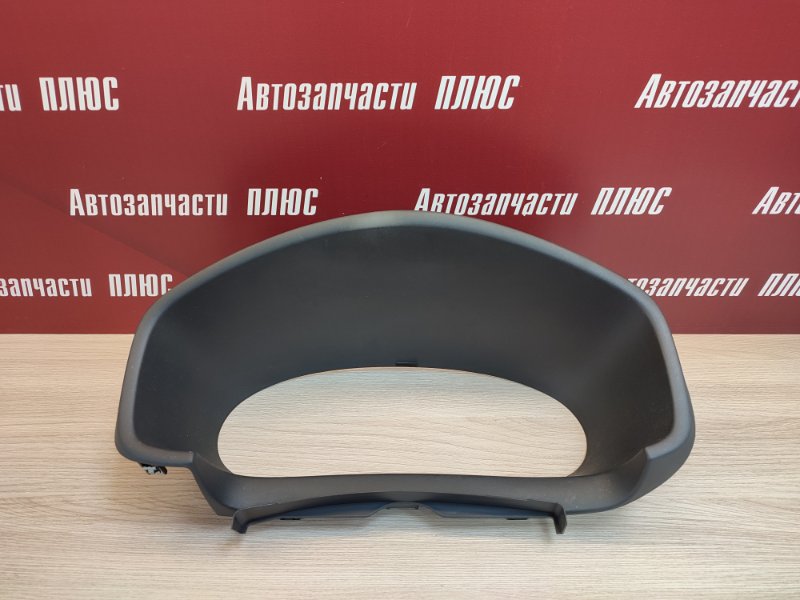 Козырек щитка приборов